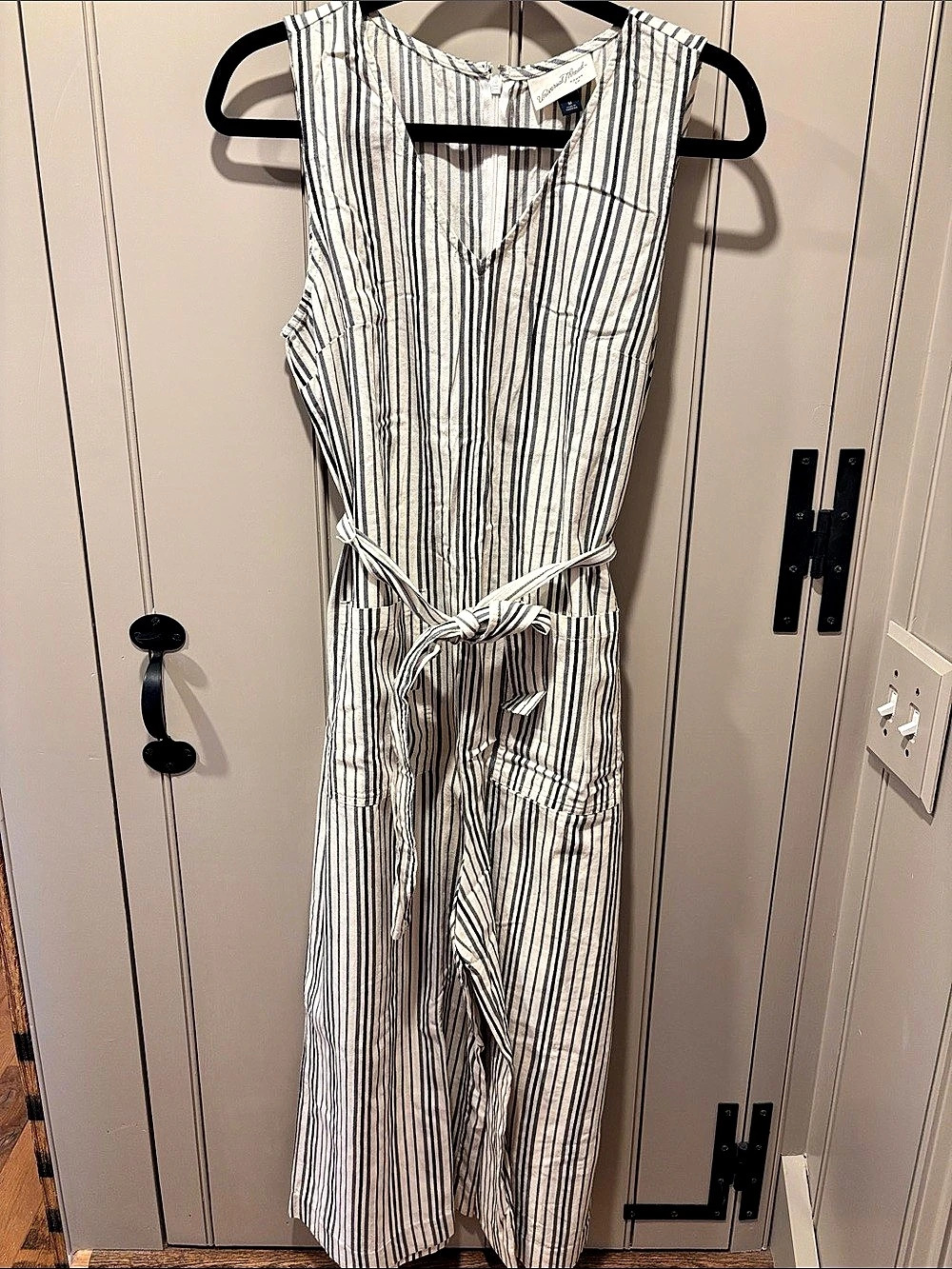 Universal Thread Striped Wide Leg Jumpsuit in Cream & grey Size M